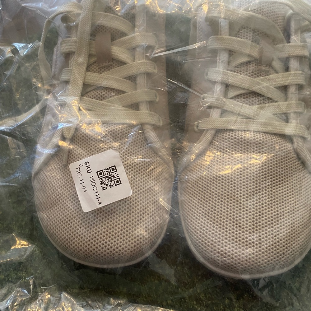 Wide Step Women's Cream Sneakers - Picture 7 of 7